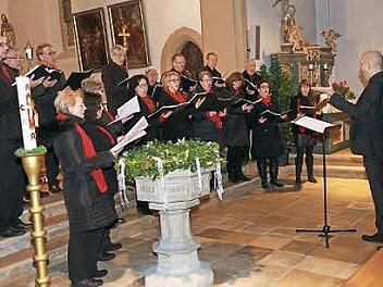 Der Gospelchor Charisma bei seinem Auftritt  Foto: Mathias Erlwein