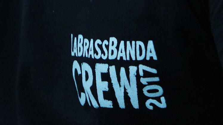 LaBrassBanda gastierte in Tambach . Foto: Jochen Berger