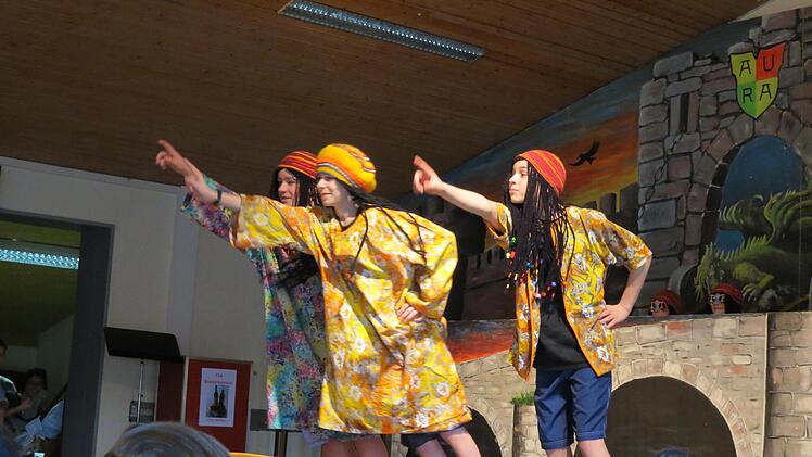 Die Jamaica Raggae Boys sorgen für "Good Vibrations" bei der Kinderprunksitzung in Aura. Doris Bauer