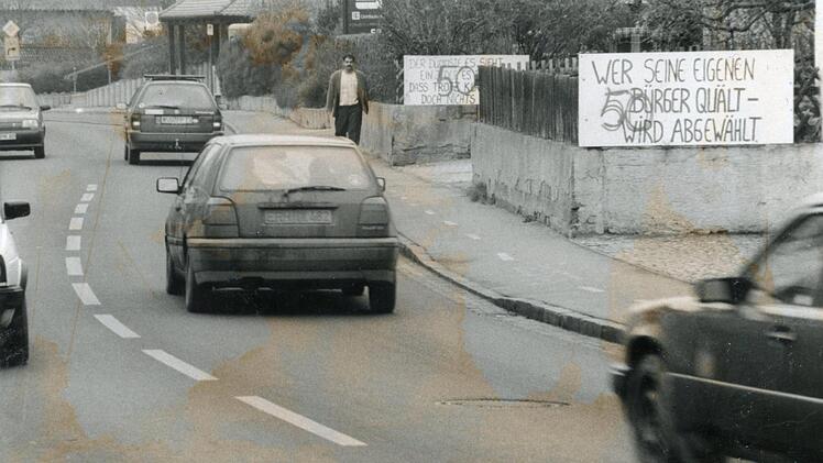 Der Protest aus Niederndorf mit der Forderung nach Tempo 30 währt Jahrzehnte. Unser Foto ist vom Dezember 1995.  Foto: FT-Archiv