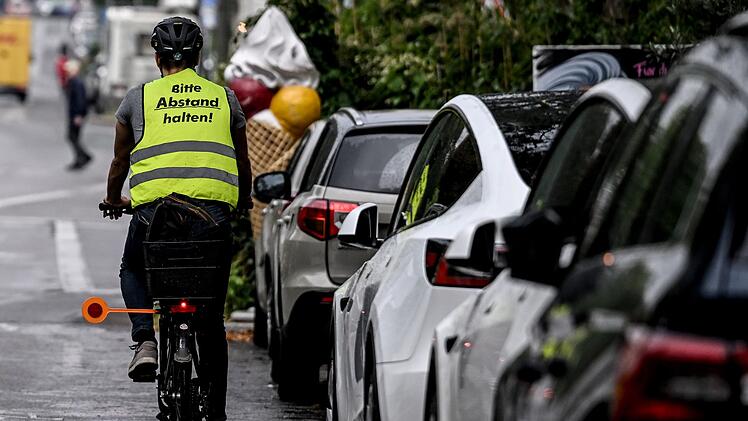 Radfahrer im Stra&szlig;enverkehr