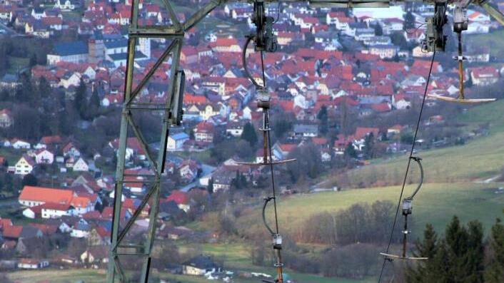 Der grüne Winter 2019/2020 in der Rhön gehört wohl zu den schneeärmsten und wärmsten. In der bayerischen Rhön war Wintersport so gut wie nicht möglich. Foto: Heike Beudert