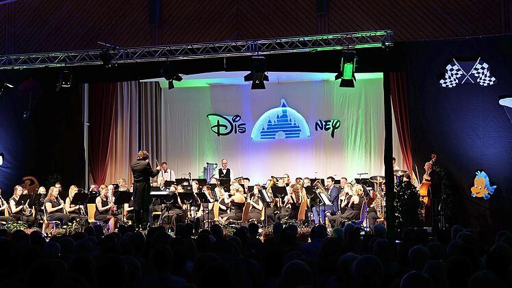 Der Musikverein Heroldsbach spielte in der Hirtenbachhalle Musik aus Disney-Klassikern.