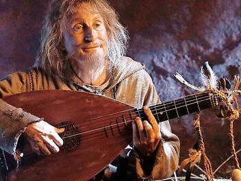 Otto Walkes mimt "Catweazle" in der Neuverfilmung, die ab Donnerstag im Kulmbacher Cineplex zu sehen ist.