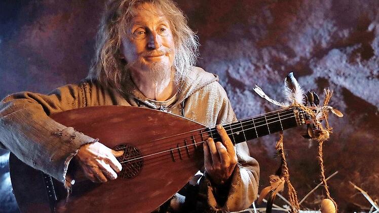 Otto Walkes mimt "Catweazle" in der Neuverfilmung, die ab Donnerstag im Kulmbacher Cineplex zu sehen ist.