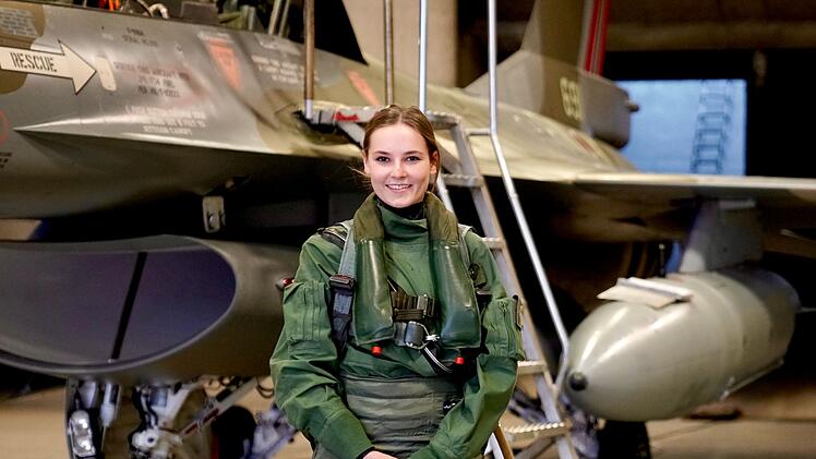 Prinzessin Ingrid Alexandra fliegt im Kampfjet mit
