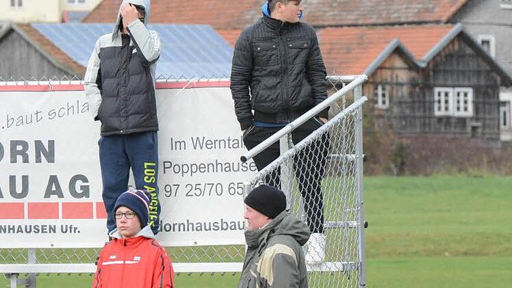 Impressionen vom Spiel SV Riedenberg - FC Fuchsstadt - vor dem Schnee. Foto: ssp