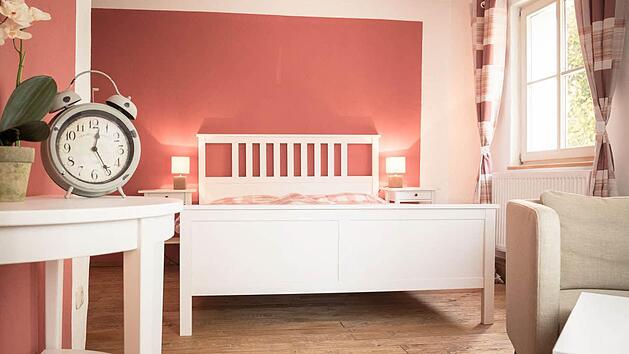 Zimmer im Caf&eacute; und Appartmenthaus "Moments" in Thurnau, das die Betreiber auch &uuml;ber AirBnB vermieten.  Foto: privat