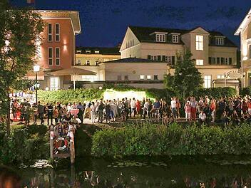 Mindestens so romantisch wie die Sandkirchweih: Canalissimo am Abend Fotos: RiegerPressr