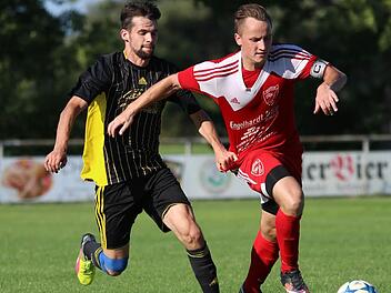Auch Daniel Brenner (li.) trug sich im Pokalspiel des SC Adelsdorf gegen Schlaifhausen in die Torschützenliste ein.  Foto: Archiv
