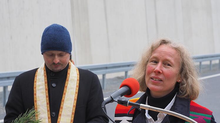 Pfarrerin Sigrun Wagner und Pfarrvikar Sebastian Masella stellten die Nutzer der Ungehung unter den Schutz Gottes.