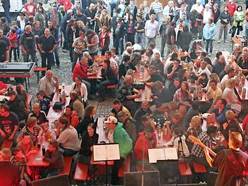 Auf zahlreiche Besucher am Altstadtfest - wie hier im letzten Jahr - hoffen Stadtverwaltung und Vereine auch heuer. Foto: FT-Archiv