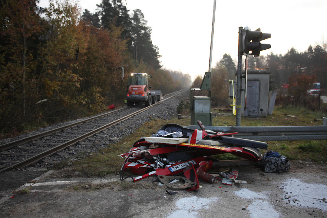 Tagbilder: Zugunglück in der Oberpfalz