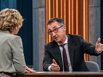 Cem &Ouml;zdemir gab sich bei "Caren Miosga" optimistisch.