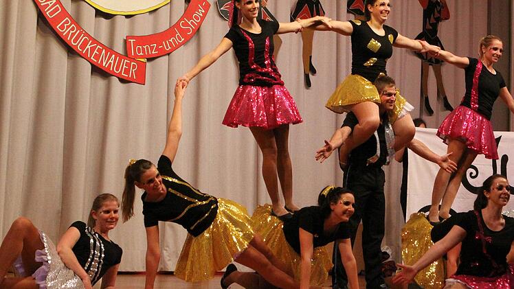 Aus Ebenhausen begeisterte "Just Dance" die Zuschauer der Tanz- und Shownacht im prall gefüllten Saal. Foto: Thomas Dill