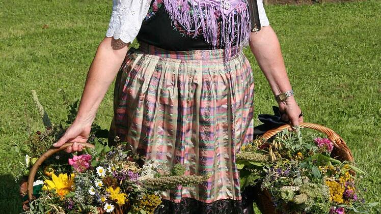 Agnes Häcklein hat mit ihren Mitstreiterinnen 43 verschiedene Kräuter gesammelt.