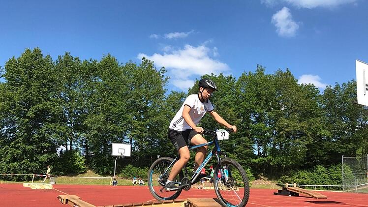 ... Geschicklichkeits&uuml;bungen und grundlegende Informationen f&uuml;r Wartungsarbeiten. Foto: Andr&eacute; Dippacher