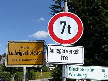 Die Ortsdurchfahrt Ludwigschorgast ist für Lkw ab sieben Tonnen gesperrt. Foto: Klaus-Peter Wulf