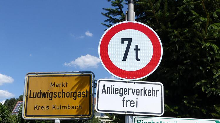 Die Ortsdurchfahrt Ludwigschorgast ist für Lkw ab sieben Tonnen gesperrt. Foto: Klaus-Peter Wulf
