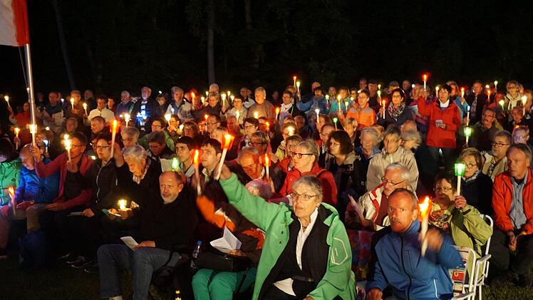 Eine Lichterprozession fand am Vorabend des Feiertages statt.  Foto: Marion Eckert