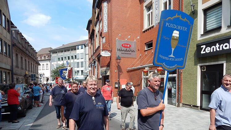 Am Sonntag fand ein Festzug zum Bierstadel statt. Foto: Horst Wunner