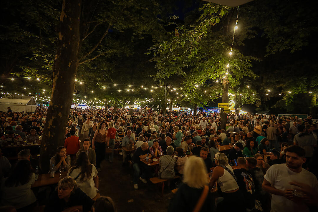 Impressionen vom größten Weinfest in Franken!