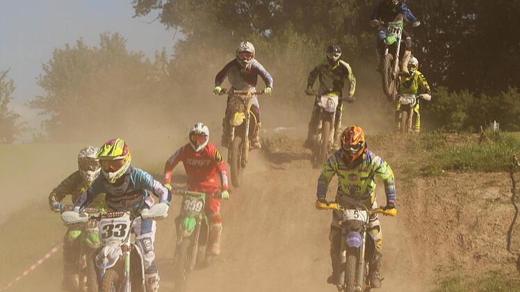 Mit dem Staub hatten alle Teilnehmer zu kämpfen.