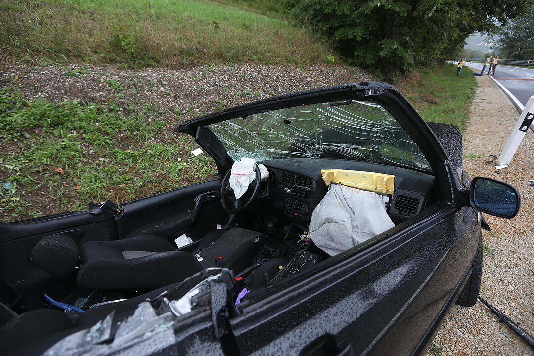 Zwei Schwerverletzte bei Frontalzusammenstoss