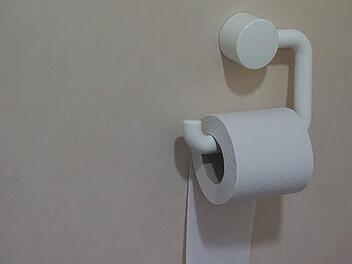 Ein f&uuml;nf Jahre alter Junge hat in Ansbach seine Mutter um Hilfe gerufen, als er auf der Toilette sa&szlig;. Die Schreie sorgten f&uuml;r einen Polizeieinsatz. Symbolfoto: Pixabay