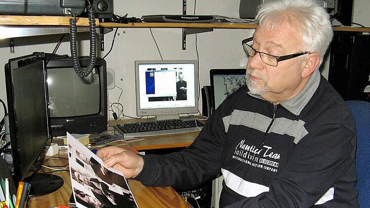 Waldemar Greß inmitten seiner Technik für die Filmbearbeitung Foto: privat