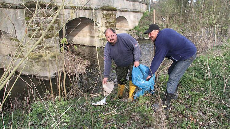 Andre Dütsch und Patrick Taugs von der Soldatenkameradschaft waren ebenfalls mit von der Partie.