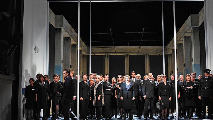 Szene aus Beethovens "Fidelio" am Landestheater Coburg in der Neuinszenierung von Rudolf FreyFoto: Andrea Kremper