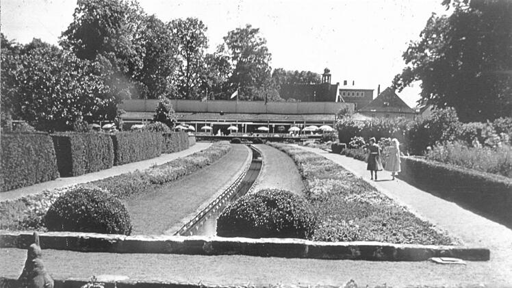 Der Rosengarten war viel stärker gegliedert als heute (Aufnahme von 1958 von Karl Schunk). Foto: CT-Archiv