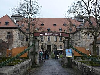Das Schloss von Burgpreppach bietet beim Weihnachtsmarkt immer wieder ein besonderes Flair. Foto: Gerhard Schmidt