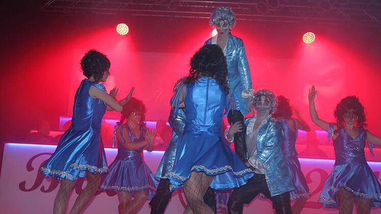 Die Showtanzgruppe als Vampire