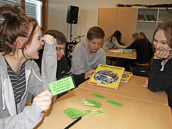 Spiele testen für Europa - Lernen und Spaß liegen ganz nah beieinander.  Fotos: Michael Busch