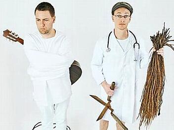 Die preisgekr&ouml;nten Liedermacher Simon&nbsp;&&nbsp;Jan versprechen auch bei ihrem Auftritt am Samstag, 30. November, im "Schwarzen B&auml;ren" in Coburg: "Alles wird gut". Foto: Michael R&uuml;ttger