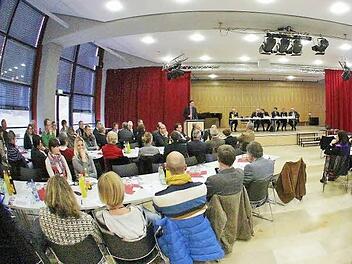 Das Dialogforum in der Aula des Münnerstädter Gymnasiums stieß auf großes Interesse.Foto: Dieter Britz
