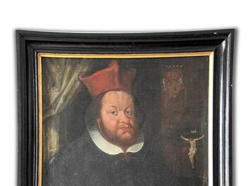 Unter den Bildern im kleinen Rathaussaal in Forchheim findet sich ein Gemälde von Johann Georg II., genannt Fuchs von Dornheim. Der berüchtigte Bamberger Fürstbischof soll aus dem Rathaus verbannt werden, fordert neuerdings die Politik.