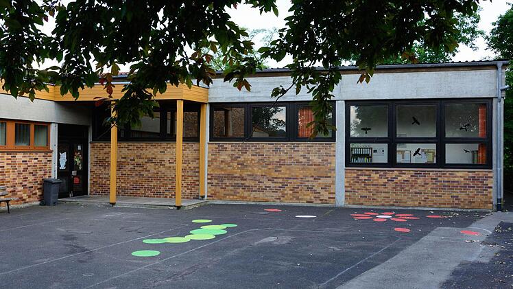 Die Grundschule Rothhausen bekommt neue Fenster. Foto: Björn Hein