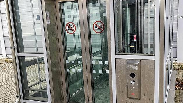 Bahnhof Forchheim: Aufzug, Lift, Fahrstuhl am Ausgang Bayreuther Straße