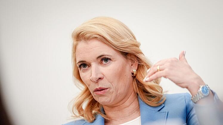 Die Chefin der Deutschen Bahn Evelyn Palla hat in der ZDF-Doku &uuml;ber die Bonuszahlungen f&uuml;r den Vorstand gesprochen.