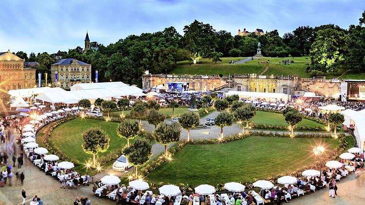 Faszination Schlossplatzfest: Von Donnerstag, 20., bis Montag. 24. Juli., gibt es wieder zahlreiche kulinarische Genüsse und Attraktionen. Foto: Val Thoermer/Förderverein Schlossplatzfest
