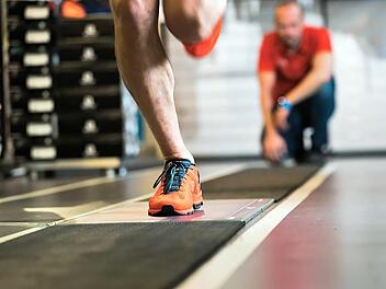 Für den perfekten Laufschuh ist es wichtig, dass die Füße vom Profi vorher genau analysiert wurden. Foto: privat