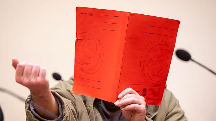 Prozessbeginn wegen Auto-Anschlag auf eine Demonstration