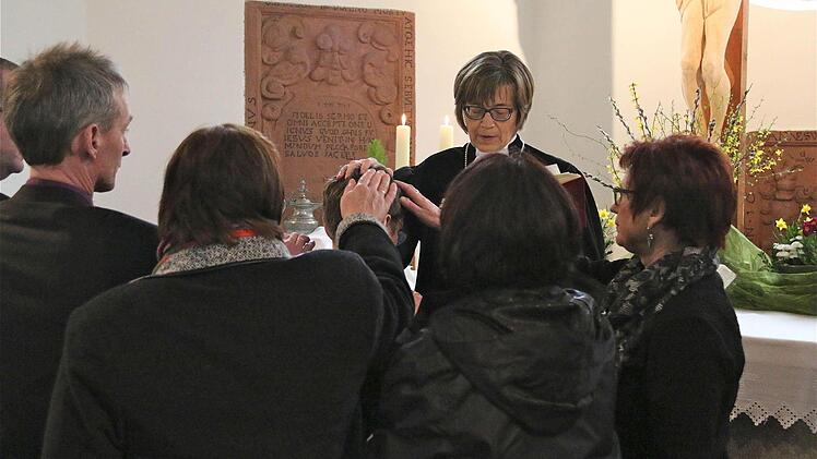 Feierliche Ordination in Waizenbach. Foto: Gerd Schaar