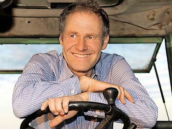 Fritz Stiegler kommt am Samstag nicht mit dem Traktor. Aber er hat Tief- und Hintersinniges aus Cadolzburg dabei. Fotos: PR