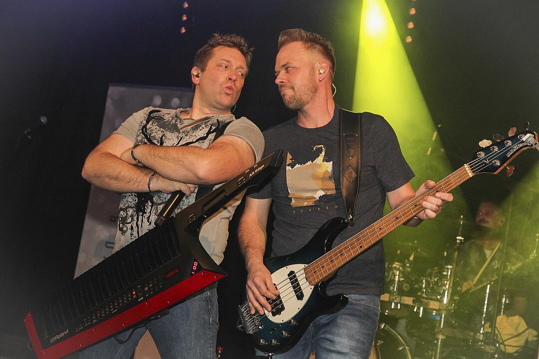 Mit vielen Party-Songs der 80er & 90er und Rock-Pop Klassikern