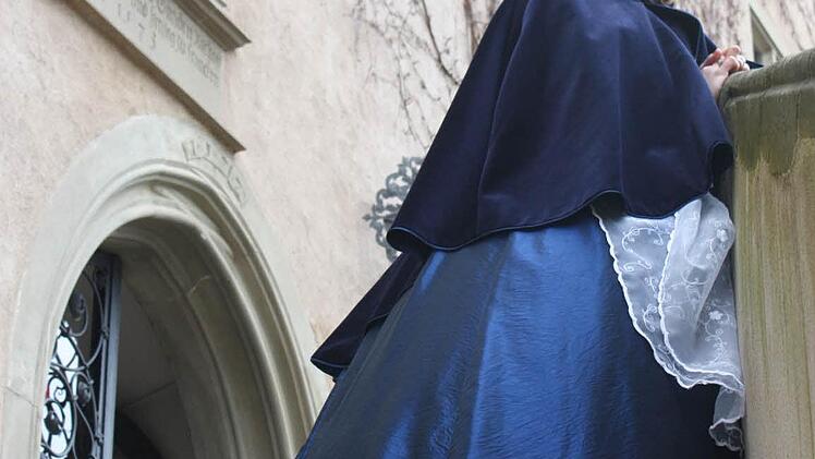 Gräfin Louise von Luxburg alias Beatrice Rose-Ebel.  Foto: Robert Huger