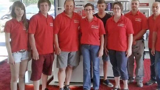 Seit Jahren zuverlässige Ansprechpartner für Kunden: Das Team der Elektrotechnik Bräutigam GmbH.